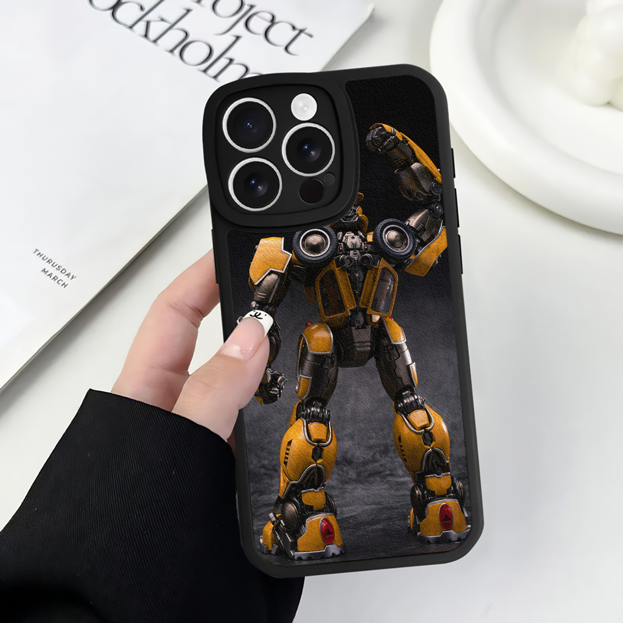 （画像用） Transformers トランスフォーマー 【iPhone 16シリーズ対応】シリコンスマホケース（レザー調） 材質：シリコン